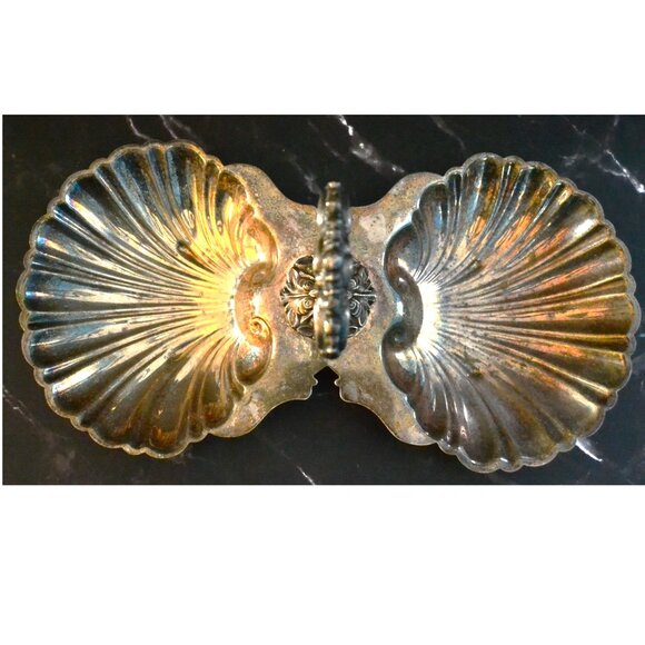 Vintage MCM Sheridan Silver Company Clam Shell Server Ornate Handle Dining - Picture 5 of 7